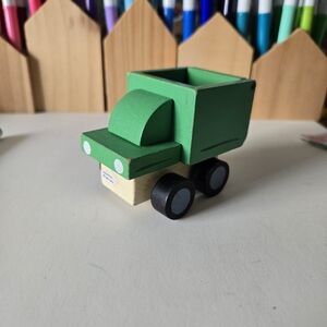 Wooden Devrian Global Industries Recycle Truck Garbage Toy Green Tilts 3in City